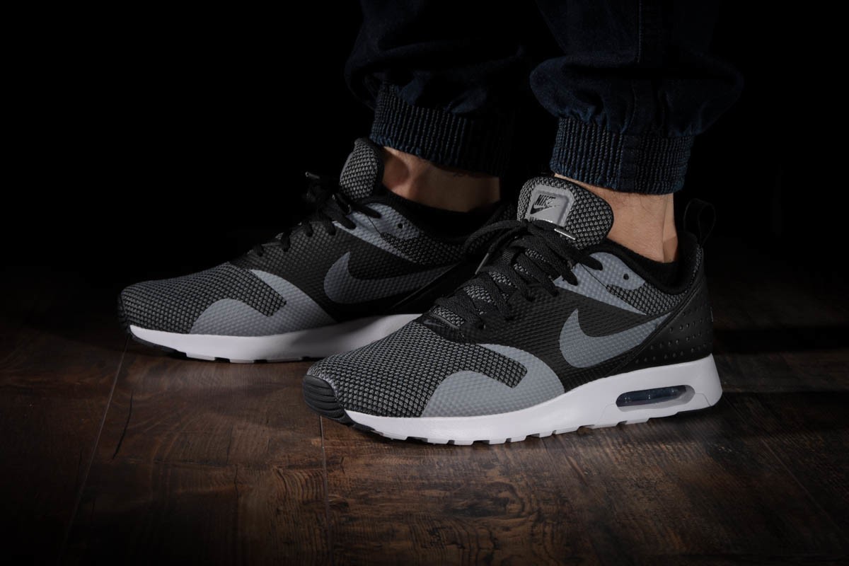 NIKE AIR MAX TAVAS PREMIUM BLACK SHADOW