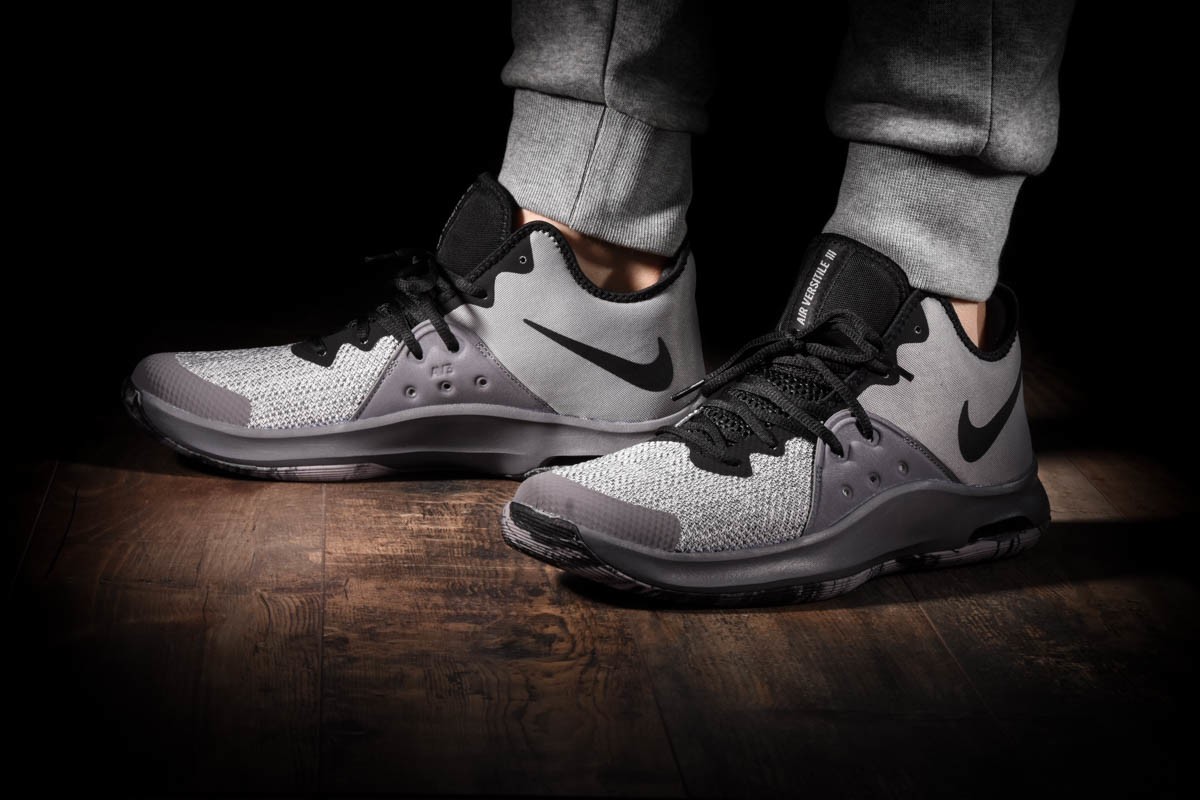 NIKE AIR VERSITILE III COOL GREY