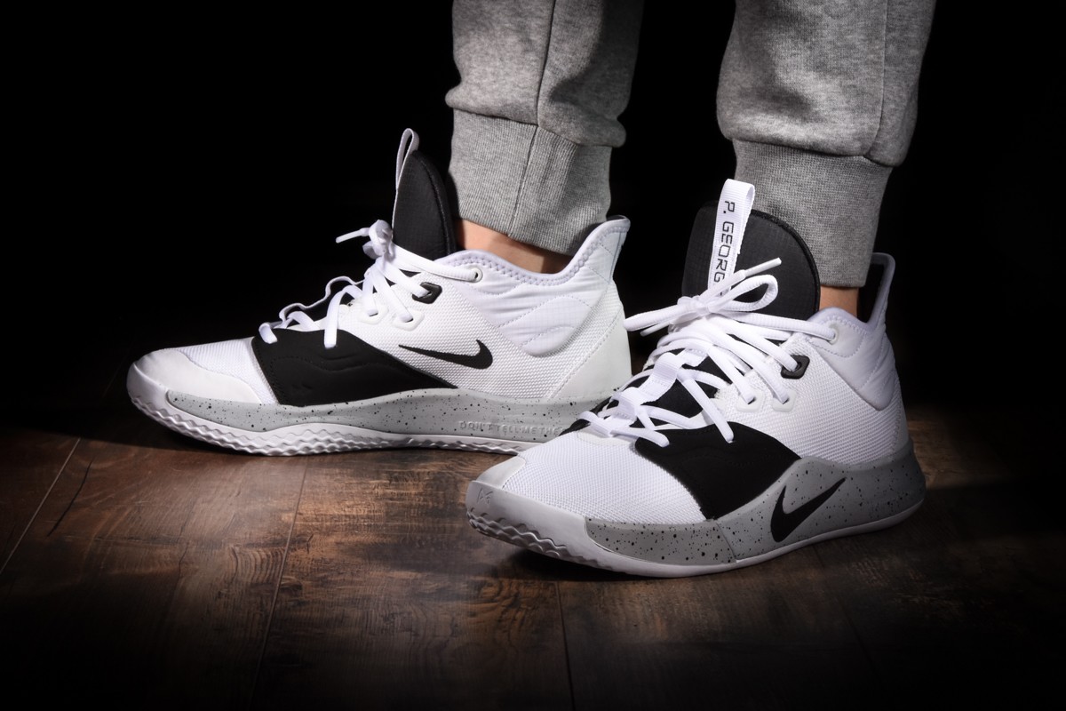 NIKE PG 3 MOON