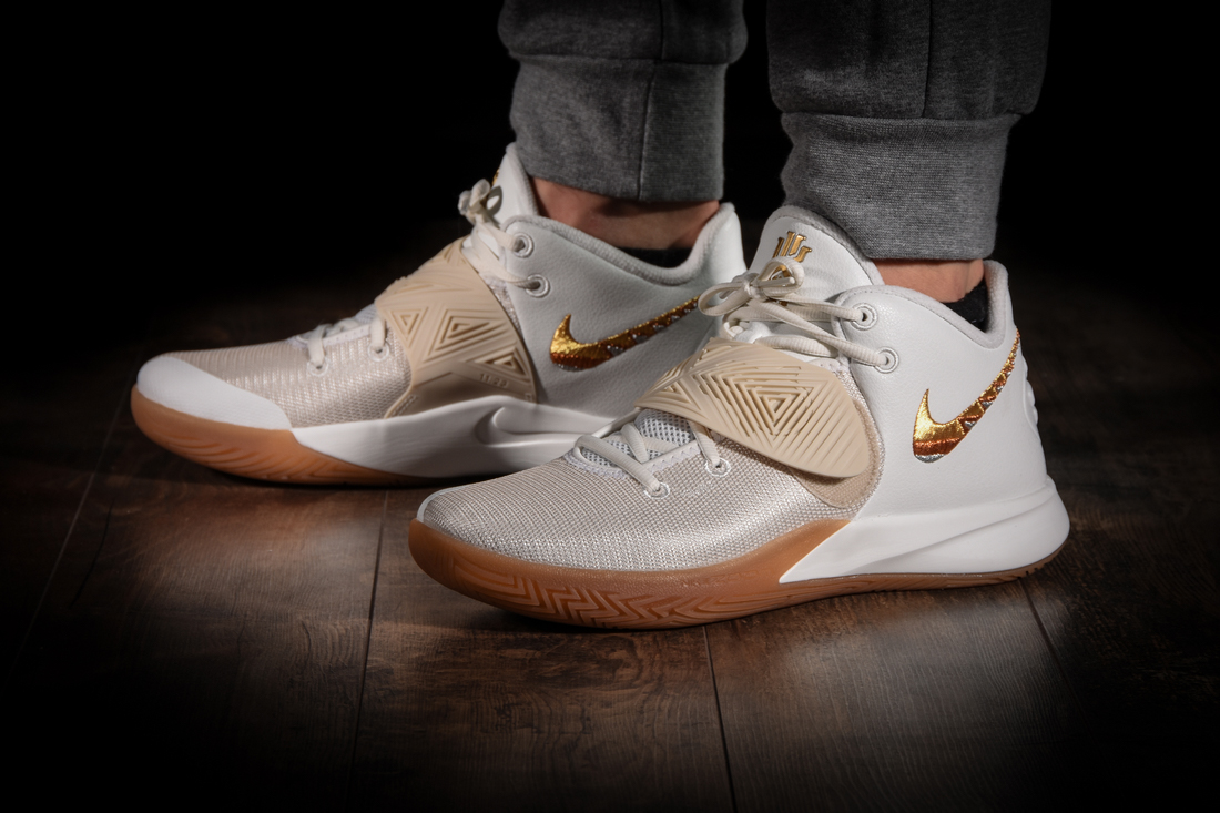 kyrie flytrap 3 metallic gold