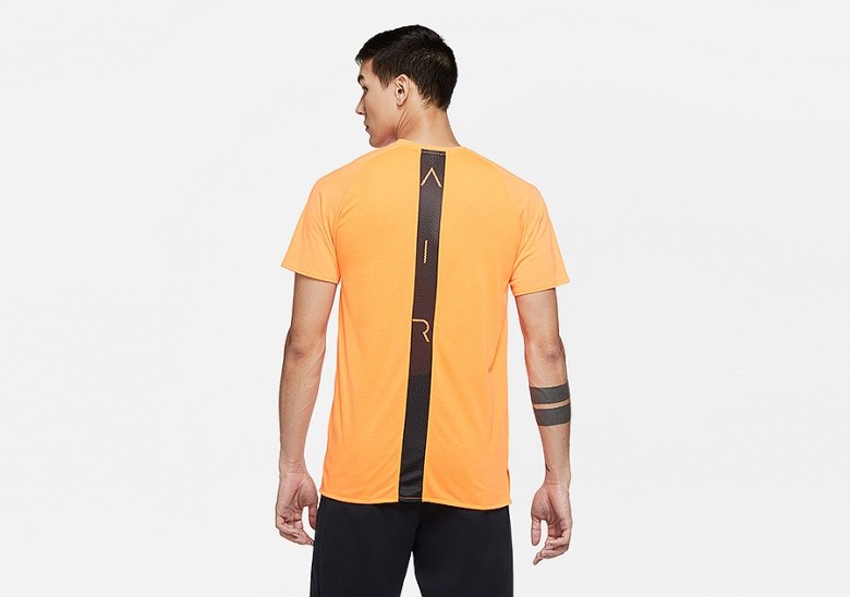 NIKE AIR JORDAN TRAINING TOP TOTAL ORANGE