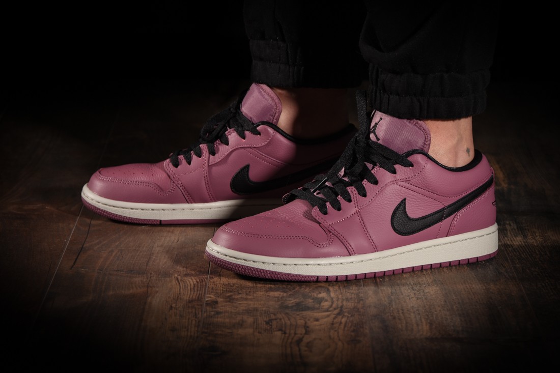 NIKE AIR JORDAN 1 RETRO LOW WMNS MULBERRY